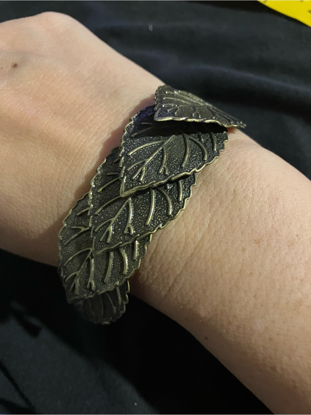 Vintage Brass Twist Leaf Bangle Bracelet - Brass Tone